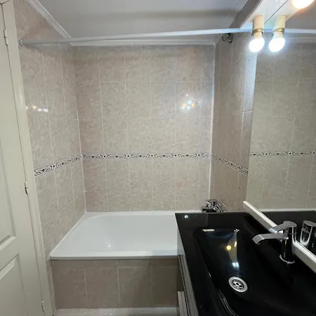 Apartamento A Pie De Playa Con Vistas Al Mar Y Piscina Apartment